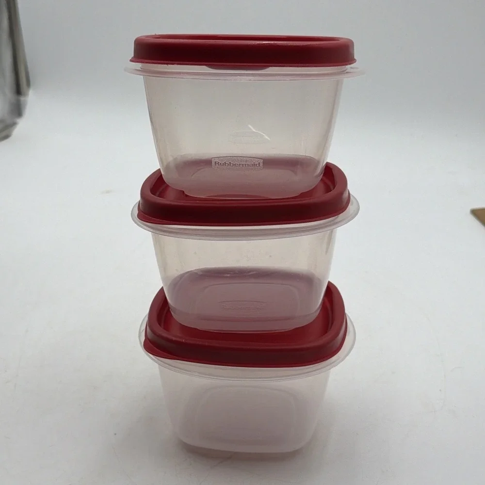 Lot 3 Rubbermaid 7J57 Racer Red Easy Find Lid 2 Cup Food Storage Container NEW